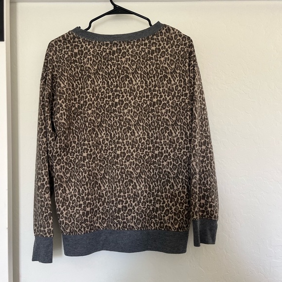 Splendid Women's Brown Leopard Print Crewneck Pullover Lightweight Sweater Top - Picture 2 of 4
